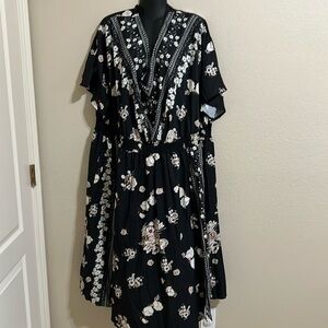 BloomChic Plus Size Black Floral Midi Dress - US 30